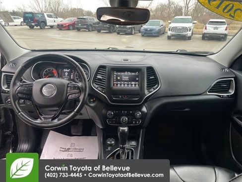 Used 2019 Jeep Cherokee Latitude Plus image 12