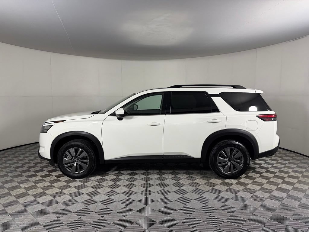 Used 2024 Nissan Pathfinder SV FWD image 6