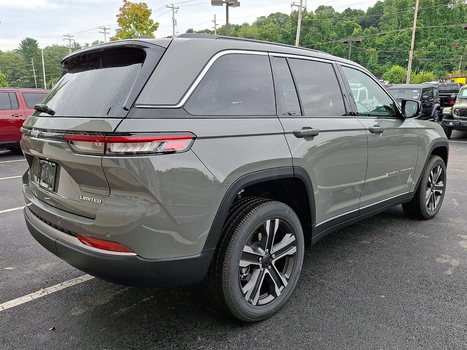 New 2027 Jeep Grand Cherokee Limited AWD/4WD image 3