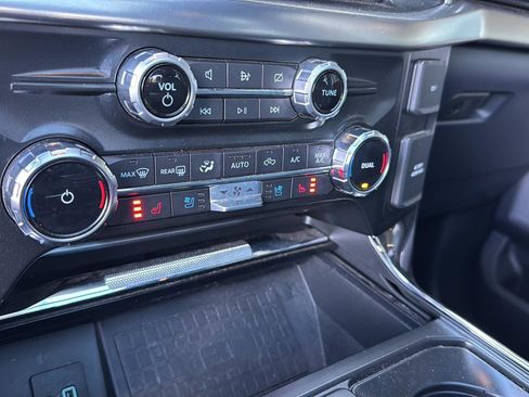 Used 2022 Ford F150 Lariat image 24