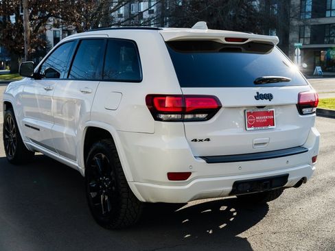Used 2020 Jeep Grand Cherokee Altitude image 4