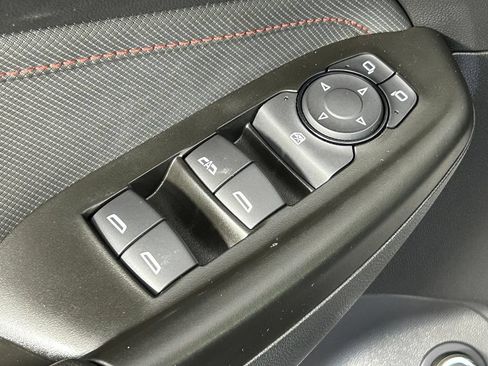 Used 2024 Chevrolet TrailBlazer RS w/ Convenience Package AWD/4WD image 35