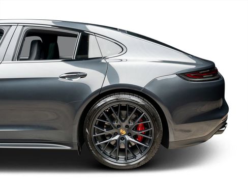 Used 2019 Porsche Panamera GTS w/ Assistance Package image 14