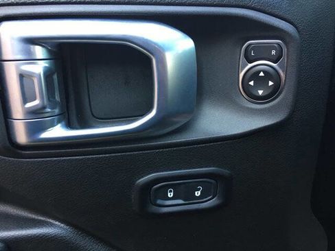 Used 2021 Jeep Wrangler Sport w/ LED Headlamp & Fog Lamp Group image 11