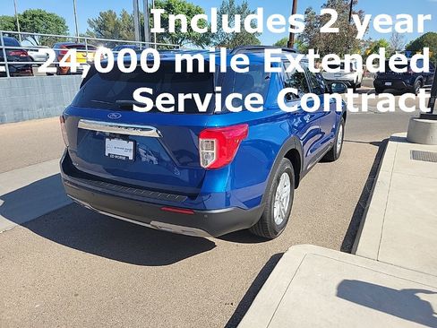 Used 2022 Ford Explorer XLT w/ Equipment Group 202A image 7