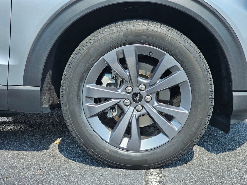 Used 2025 Ford Explorer Active w/ Active Comfort Package AWD/4WD image 13