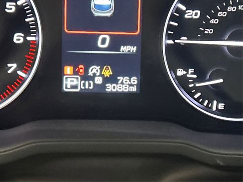 Certified 2025 Subaru Crosstrek 2.5i Limited w/ Crosstrek Mirror Package image 38