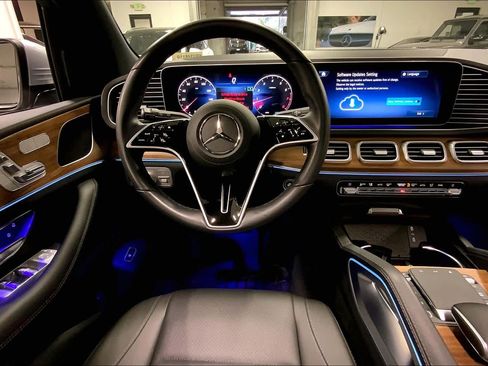 Used 2025 Mercedes-Benz GLE 350 4MATIC image 5