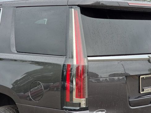 Certified 2016 Cadillac Escalade Luxury AWD/4WD image 37