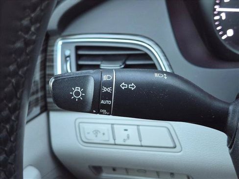 Used 2015 Hyundai Sonata Limited w/ Option Group 05 FWD image 5