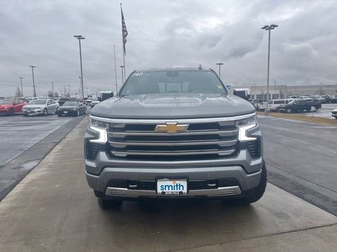 Used 2025 Chevrolet Silverado 1500 High Country w/ Technology Package image 8