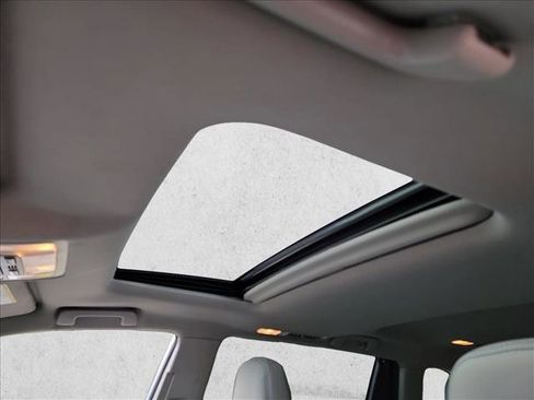 Used 2018 Toyota Highlander XLE FWD image 19