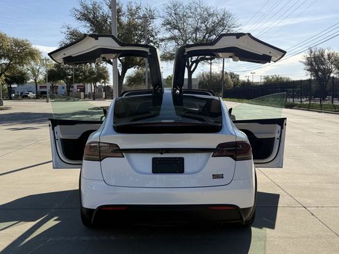 Used 2023 Tesla Model X Plaid image 26