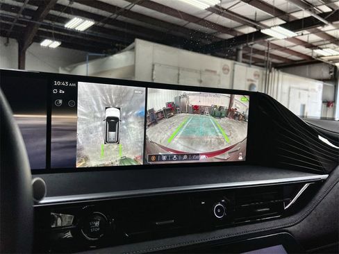 Used 2025 INFINITI QX80 Sensory image 37