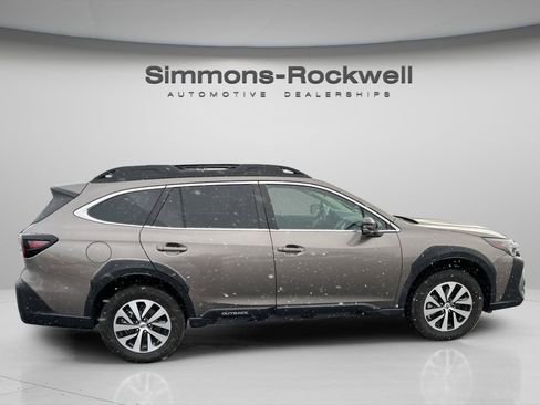 Used 2024 Subaru Outback Premium image 8