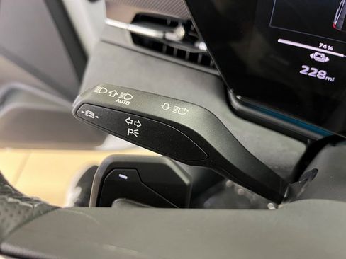 Certified 2025 Audi S6 e-tron Prestige w/ 21" Black Optic Package image 36