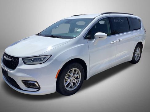 Used 2022 Chrysler Pacifica Touring-L FWD image 1