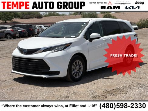 Used 2022 Toyota Sienna LE FWD image 1