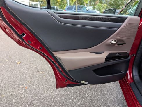 Used 2024 Lexus ES 350 w/ Premium Package image 27