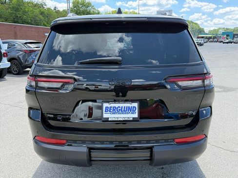 Used 2023 Jeep Grand Cherokee L Laredo AWD/4WD image 5