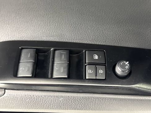 Used 2025 Toyota Camry SE FWD image 30