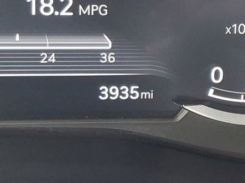 Used 2024 Genesis G70 2.5T AWD/4WD image 18