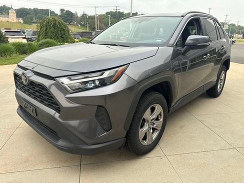 Used 2024 Toyota RAV4 XLE FWD image 3