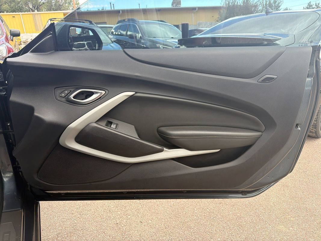 Used 2020 Chevrolet Camaro LT RWD image 17