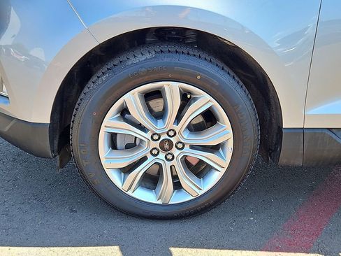 Used 2024 Ford Edge Titanium image 7