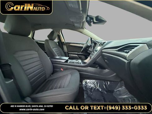 Used 2020 Ford Fusion SE image 16