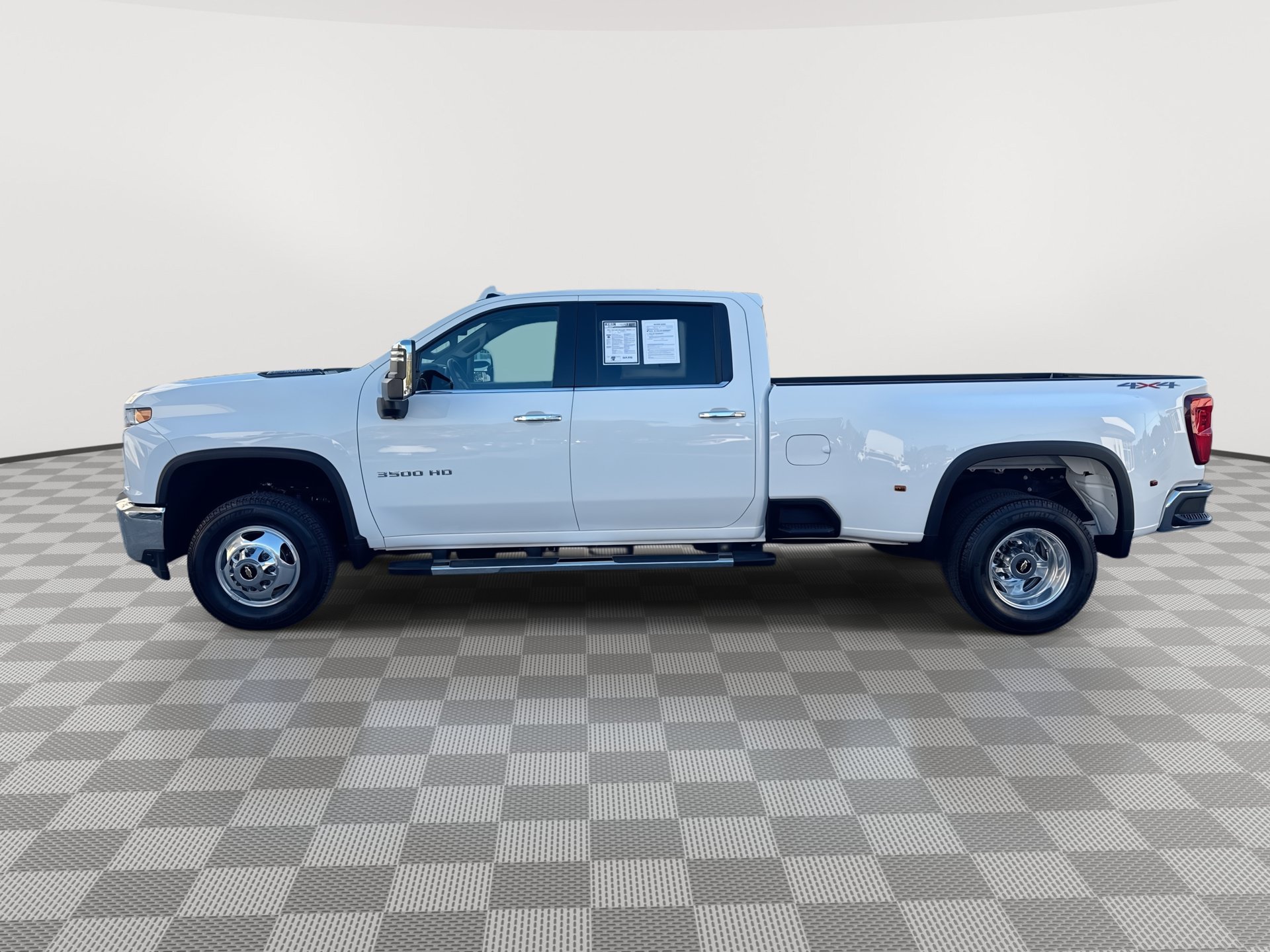 Certified 2023 Chevrolet Silverado 3500 LTZ w/ LTZ Convenience Package AWD/4WD image 5