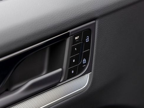 New 2026 Porsche Cayenne Coupe image 21