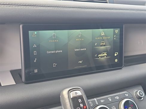 Used 2024 Land Rover Defender 90 S image 26