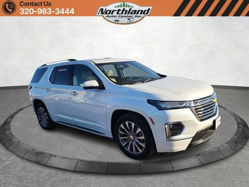 Used 2023 Chevrolet Traverse Premier image 3