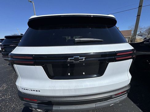 New 2026 Chevrolet Traverse LT w/ Sun and Wheel Package image 4