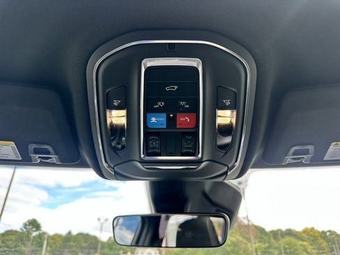 New 2025 Jeep Grand Cherokee L Laredo w/ Luxury Tech Group I image 22