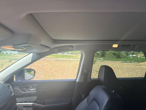 Used 2024 Nissan Pathfinder Platinum AWD/4WD image 13