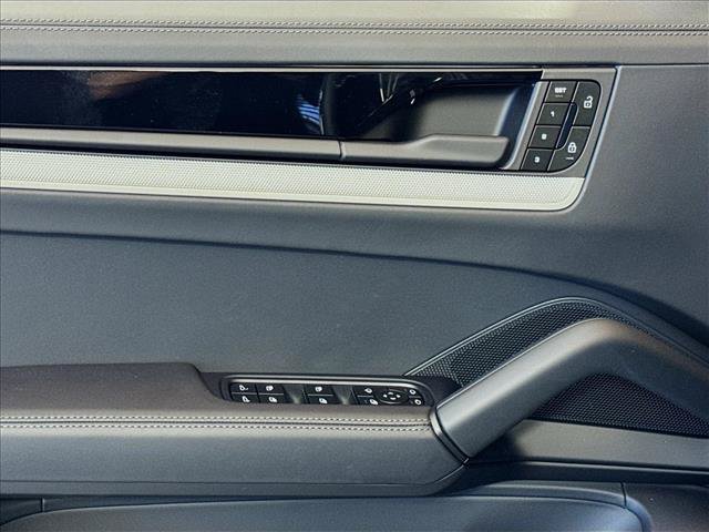 Certified 2025 Porsche Cayenne Coupe AWD/4WD image 11