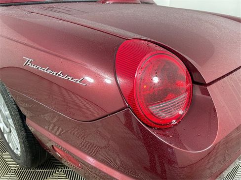 Used 2004 Ford Thunderbird image 15