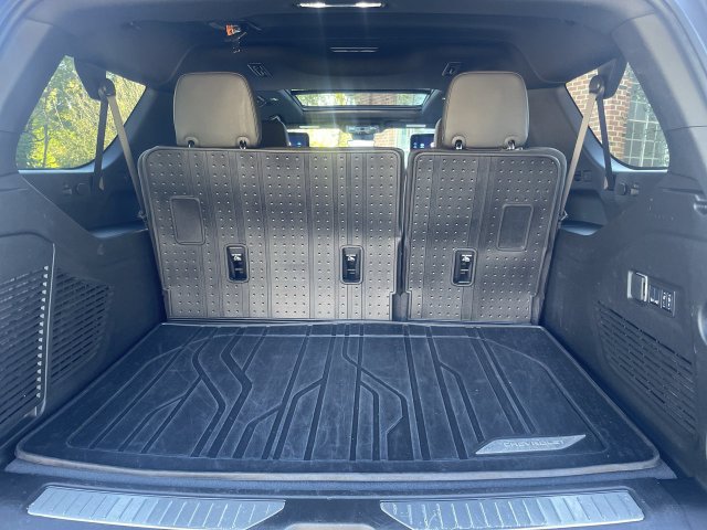 Certified 2025 Chevrolet Suburban RST w/ Advanced Technology Package AWD/4WD image 25