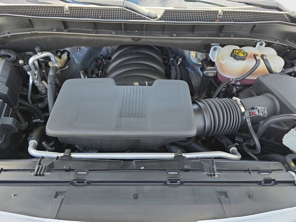 Used 2024 Chevrolet Suburban RST AWD/4WD image 34
