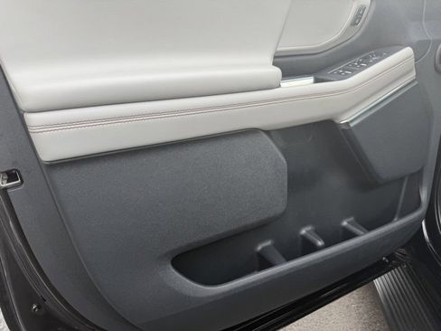 Used 2019 Ford F350 XLT w/ XLT Premium Package image 31