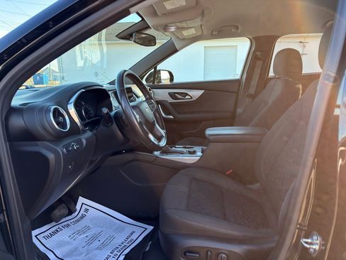 Used 2020 Chevrolet Blazer LT image 2
