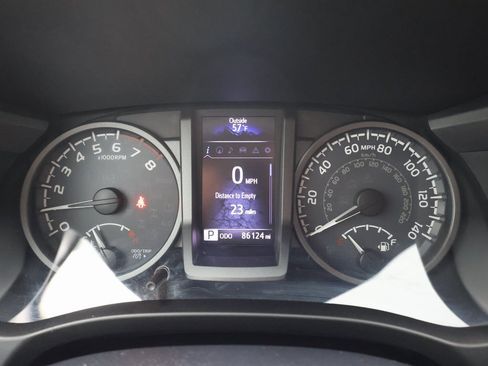 Used 2019 Toyota Tacoma TRD Sport w/ Technology Package image 20