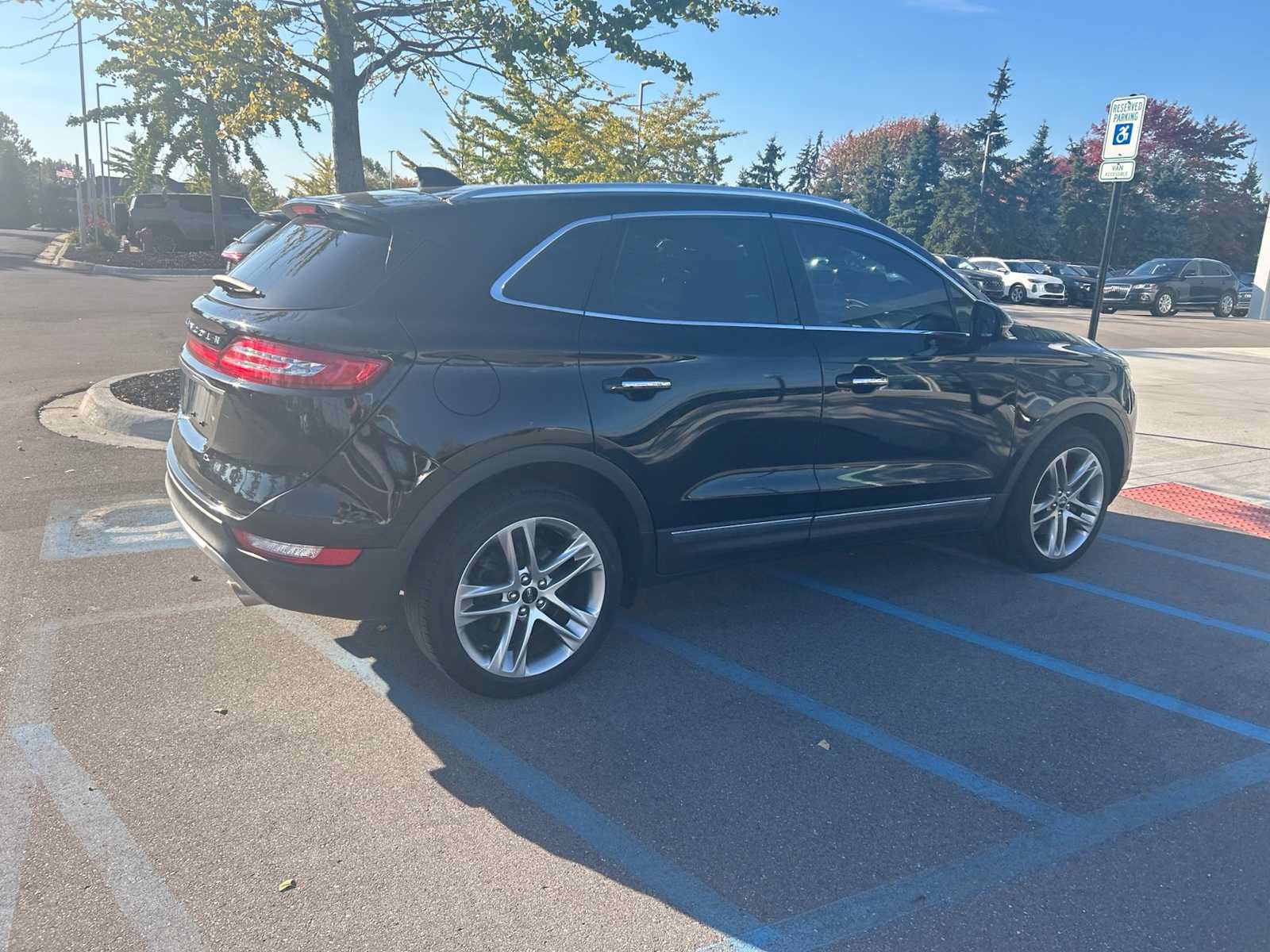 Used 2019 Lincoln MKC Reserve w/ MKC Climate Package AWD/4WD image 4