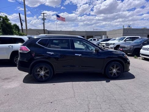 Used 2015 Nissan Rogue SV FWD image 5