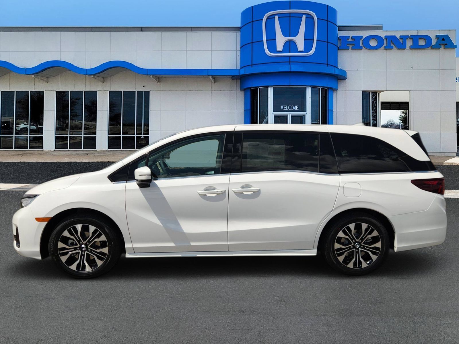 New 2026 Honda Odyssey Elite image 3