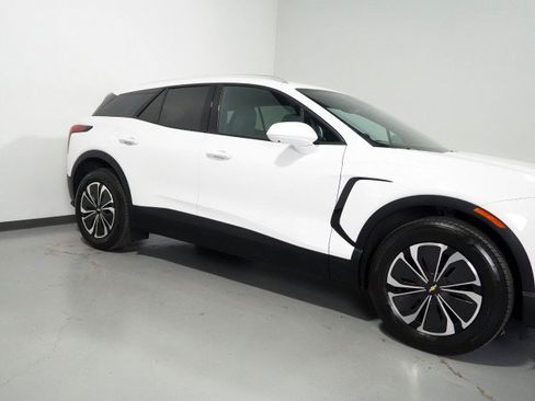Used 2024 Chevrolet Blazer EV LT AWD/4WD image 53