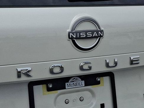 Used 2023 Nissan Rogue Platinum w/ Platinum Premium Package image 30
