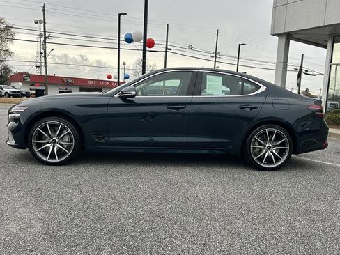 Used 2025 Genesis G70 2.5T image 3